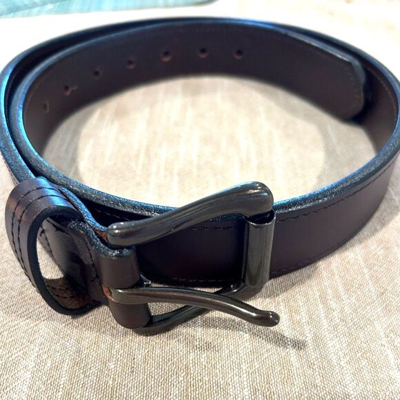 Duluth Trading Company Black Leather Belt - Size 34 - EUC - Picture 1 of 5